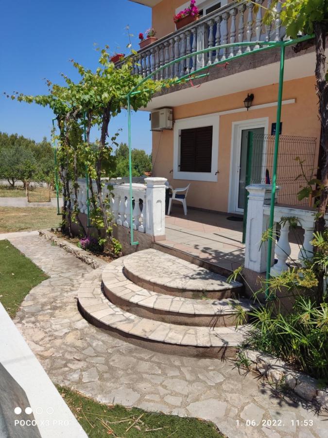 Apartmani Bruna Bilice Vrulje  Екстериор снимка